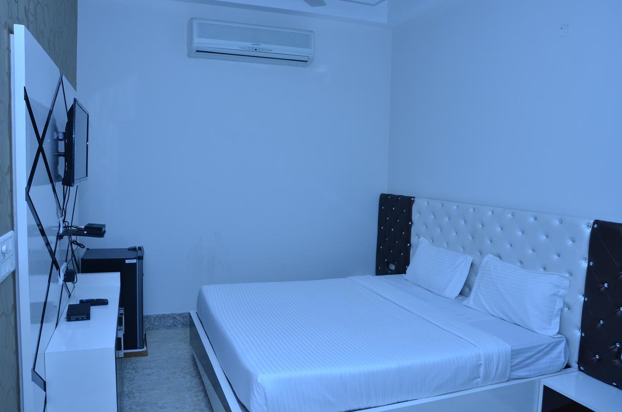Hotel Royal International New Delhi Exterior photo
